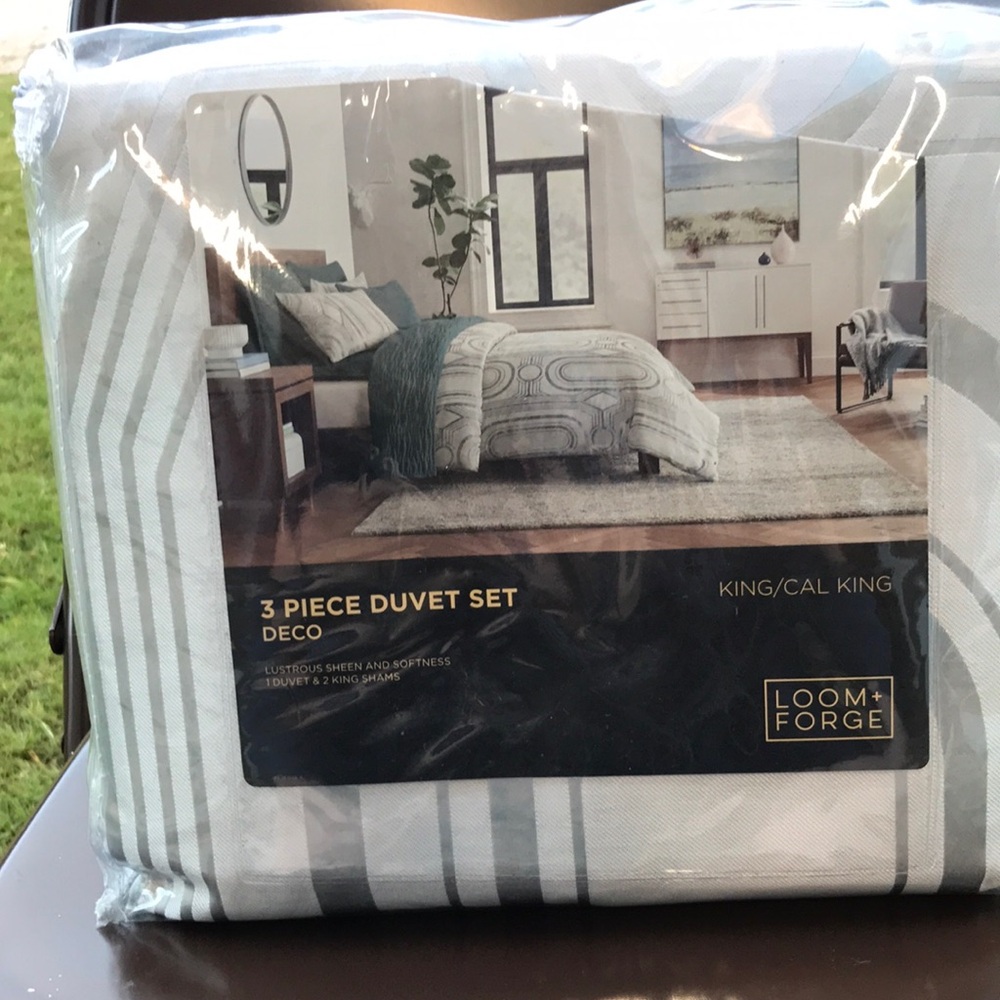Loom + Forge White / Silver Piece Duvet Cover Set King/ Cal King Seafoam